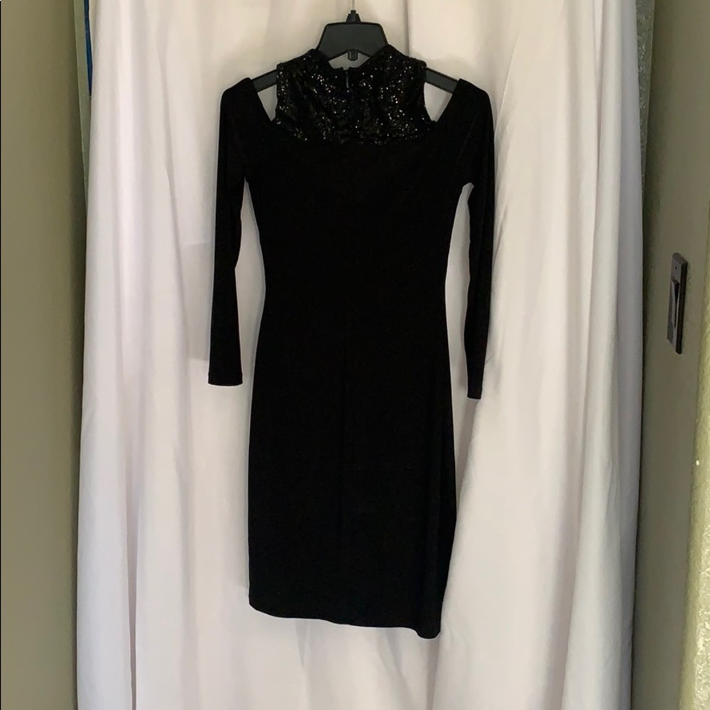 Dress - Picture 2 of 2